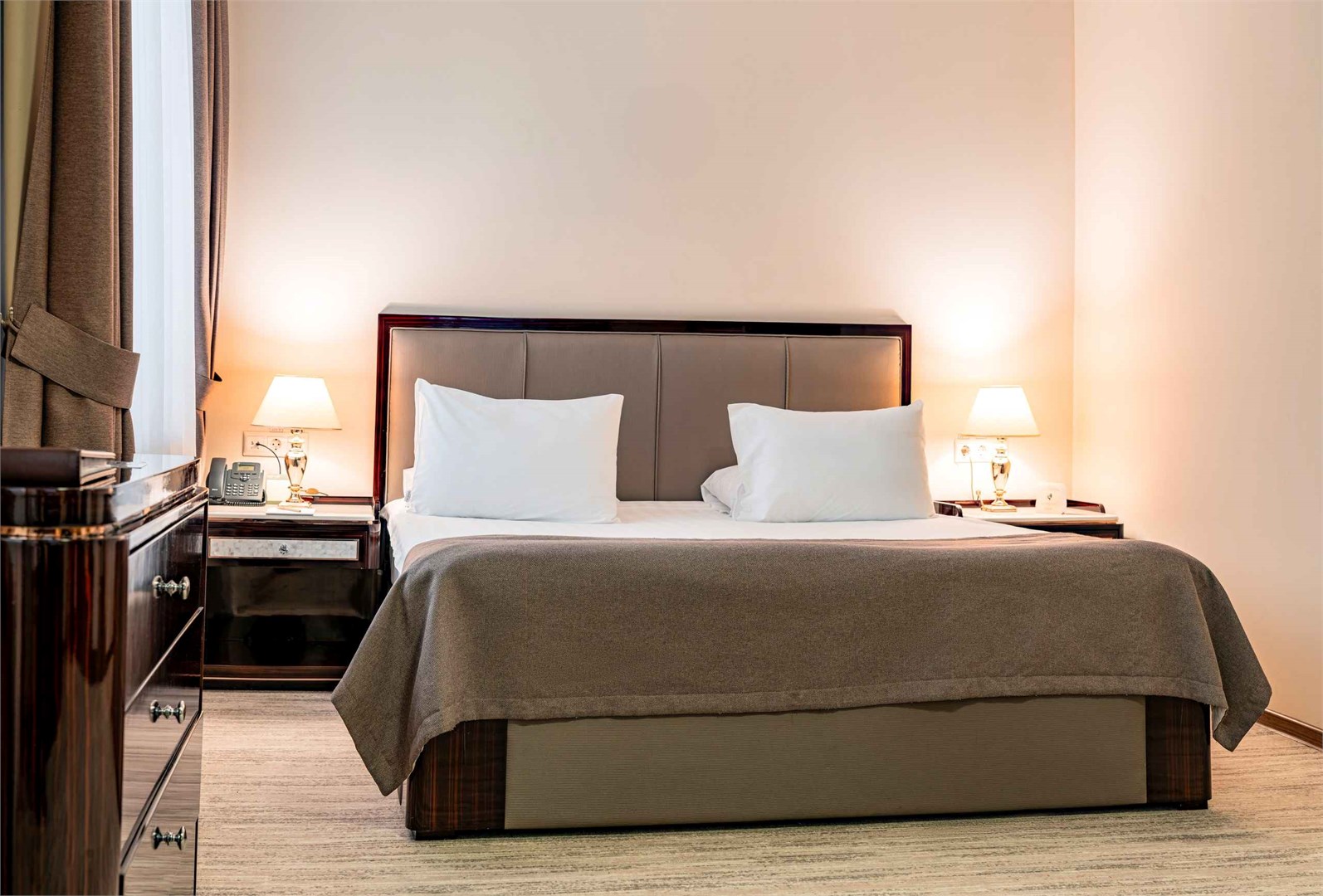 Номер 2-x местный супериор 2,3,4 этаж в отеле peresvethotel