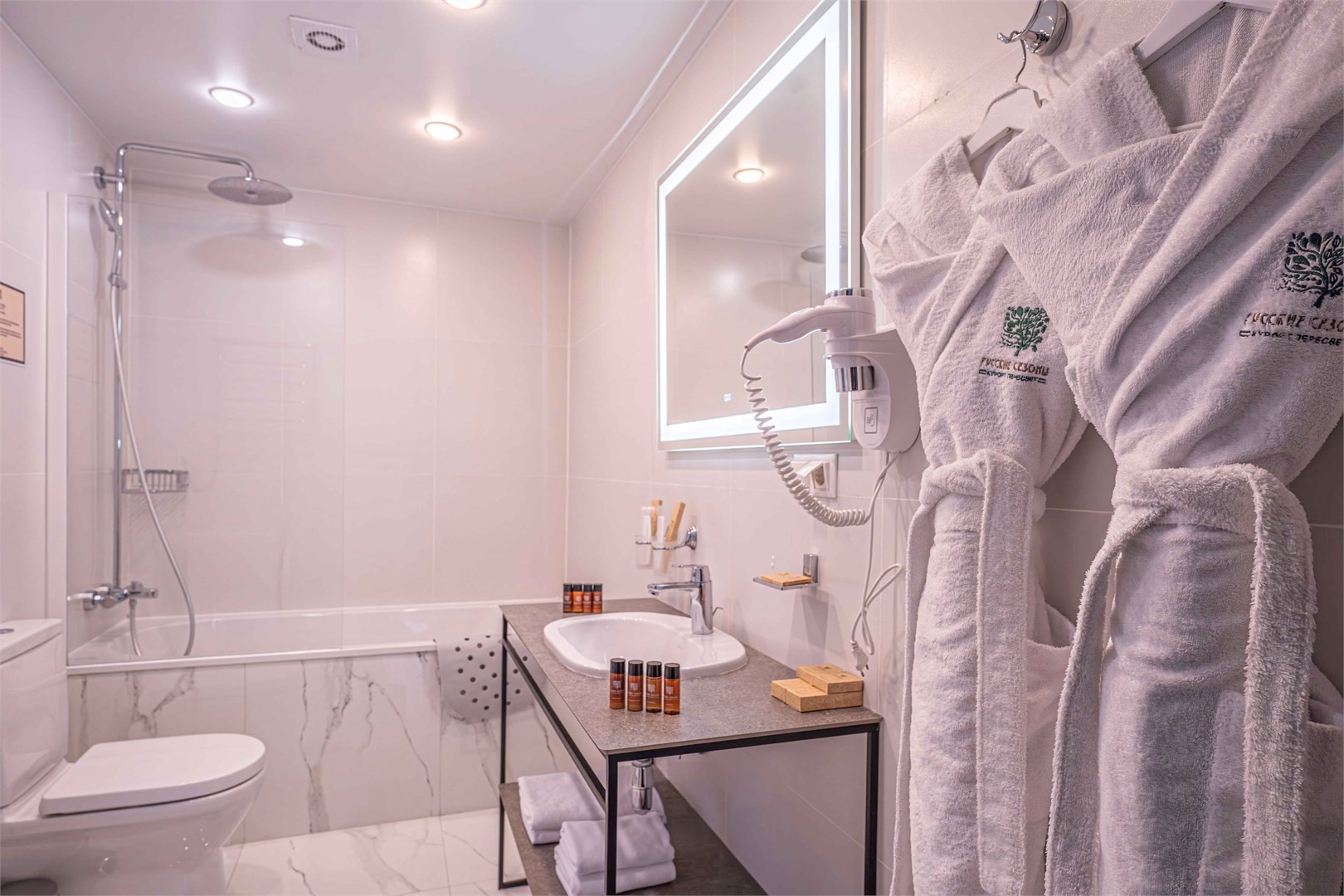 Номер Le Petit в отеле peresvethotel